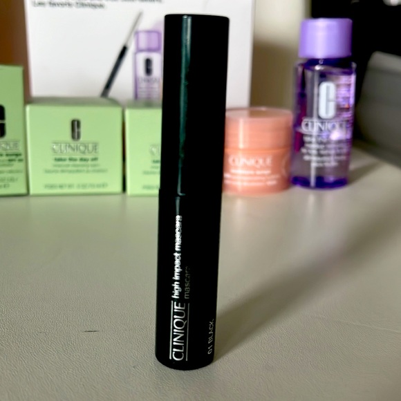 Clinique Bundle! 11 Brand New Pieces Total - Picture 9 of 13